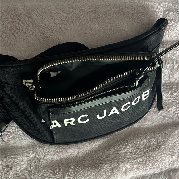 Marc Jacobs Black Belt Bag - Authentic - Picture 5 of 6